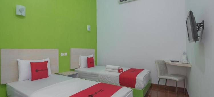 红多兹Plus酒店-近阿伦阿伦库宁冈(RedDoorz Plus Near Alun Alun Kuningan)图片