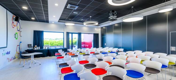 基里亚德尊荣亚眠普兰维尔酒店及 SPA(Kyriad Prestige Amiens Poulainville Hotel and Spa)图片