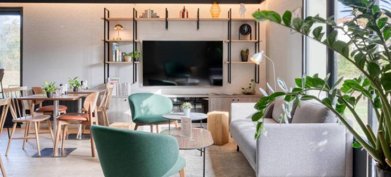 巴黎西部热内维尔港口康铂自然酒店(Campanile NATURE - Paris Ouest Gennevilliers Port)图片