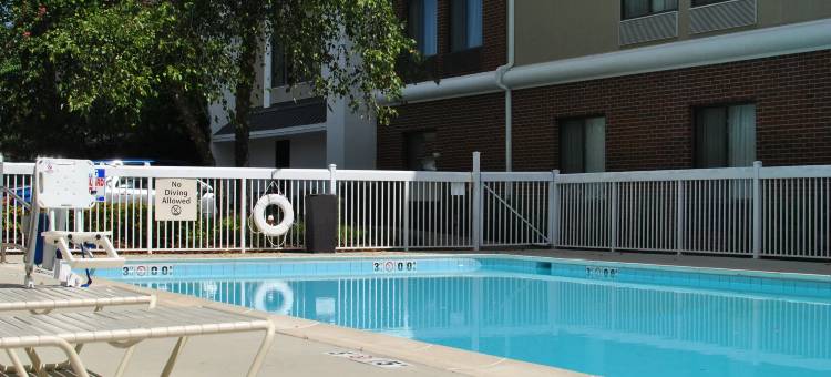 Holiday Inn Express 里士满西北的I - 64(Holiday Inn Express Richmond I-64 Short Pump Area)图片