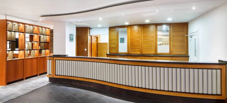 切尔滕纳姆契斯水疗酒店(Cheltenham Chase Hotel & Spa)图片