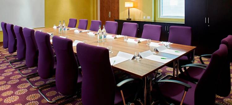 伦敦盖特威克机场万怡酒店(Courtyard London Gatwick Airport)图片