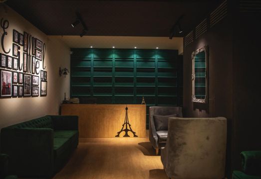 Eiffel SuiteHotel Overview