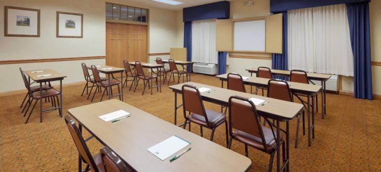 舒适酒店及套房库亚霍加瀑布 - 阿克伦(Comfort Inn & Suites Cuyahoga Falls - Akron)图片