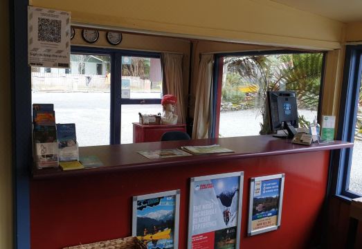 Glow Worm Accommodation Hotel Overview