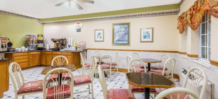 普拉特城堪萨斯城区温德姆速8酒店(Super 8 by Wyndham Platte City/KCI Airport North)图片