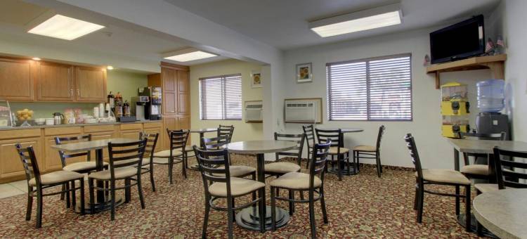 曼哈顿温德姆速8酒店(Super 8 by Wyndham Manhattan KS)图片