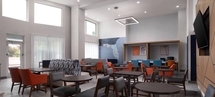 智选假日套房酒店查菲，杰克逊维尔西(Holiday Inn Express & Suites Chaffee-Jacksonville West)图片