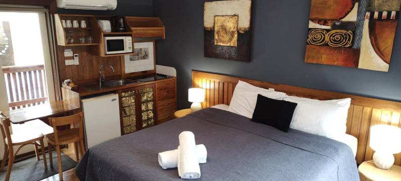 亚当森斯滨江住宿(Adamsons Riverside Accommodation)图片