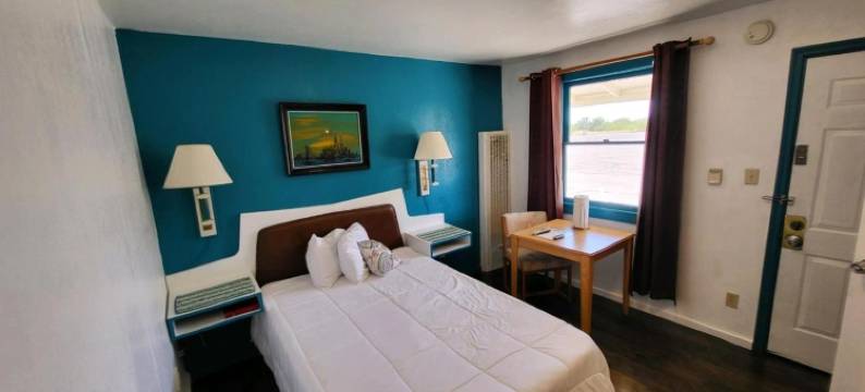 罗丝汽车旅馆(Rose's Motel)图片