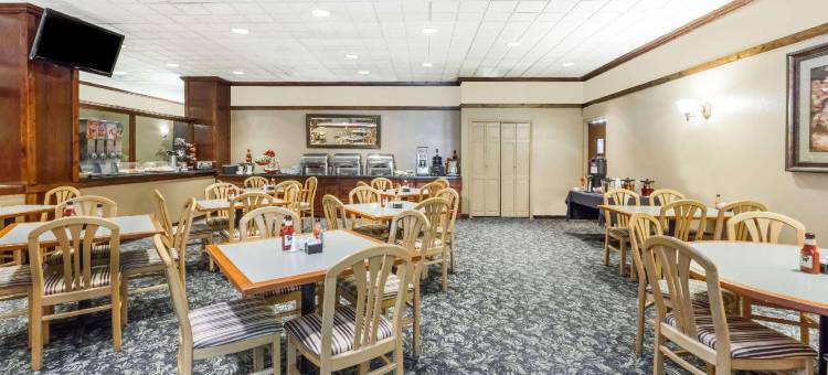 兰辛西克拉丽奥酒店及会议中心(Clarion Hotel & Conference Center Lansing West)图片