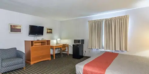 邁阿密東北部大急流6號汽車旅館