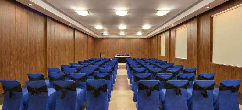 加瓦丹西拉达布里吉瓦顺塔拉水疗度假村(Shri Radha Brij Vasundhara Resort & Spa)图片