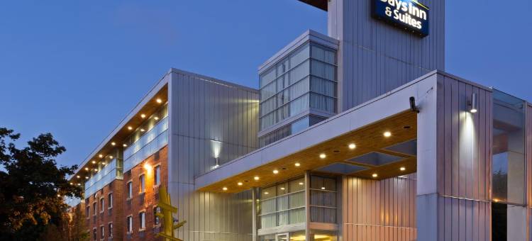 密尔沃基戴斯套房酒店(Days Inn & Suites by Wyndham Milwaukee)图片