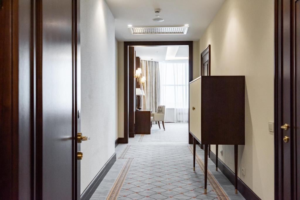 City Hotel Over view