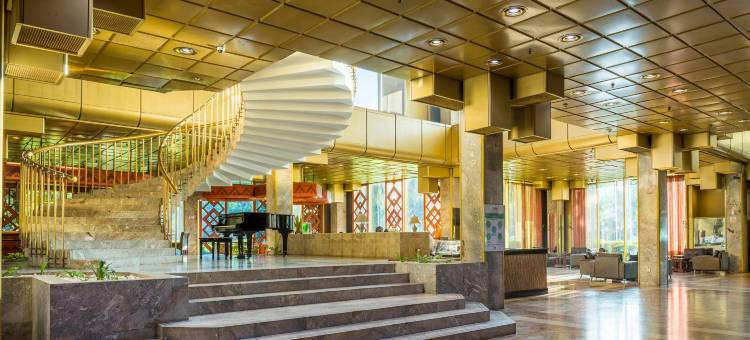 彩虹大厦酒店及会议中心(Rainbow Towers Hotel & Conference Centre)图片