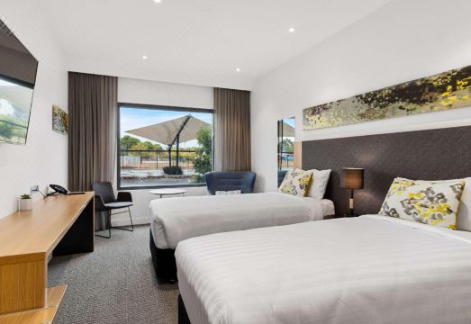 Quality Hotel Rules Club WaggaHotel Overview