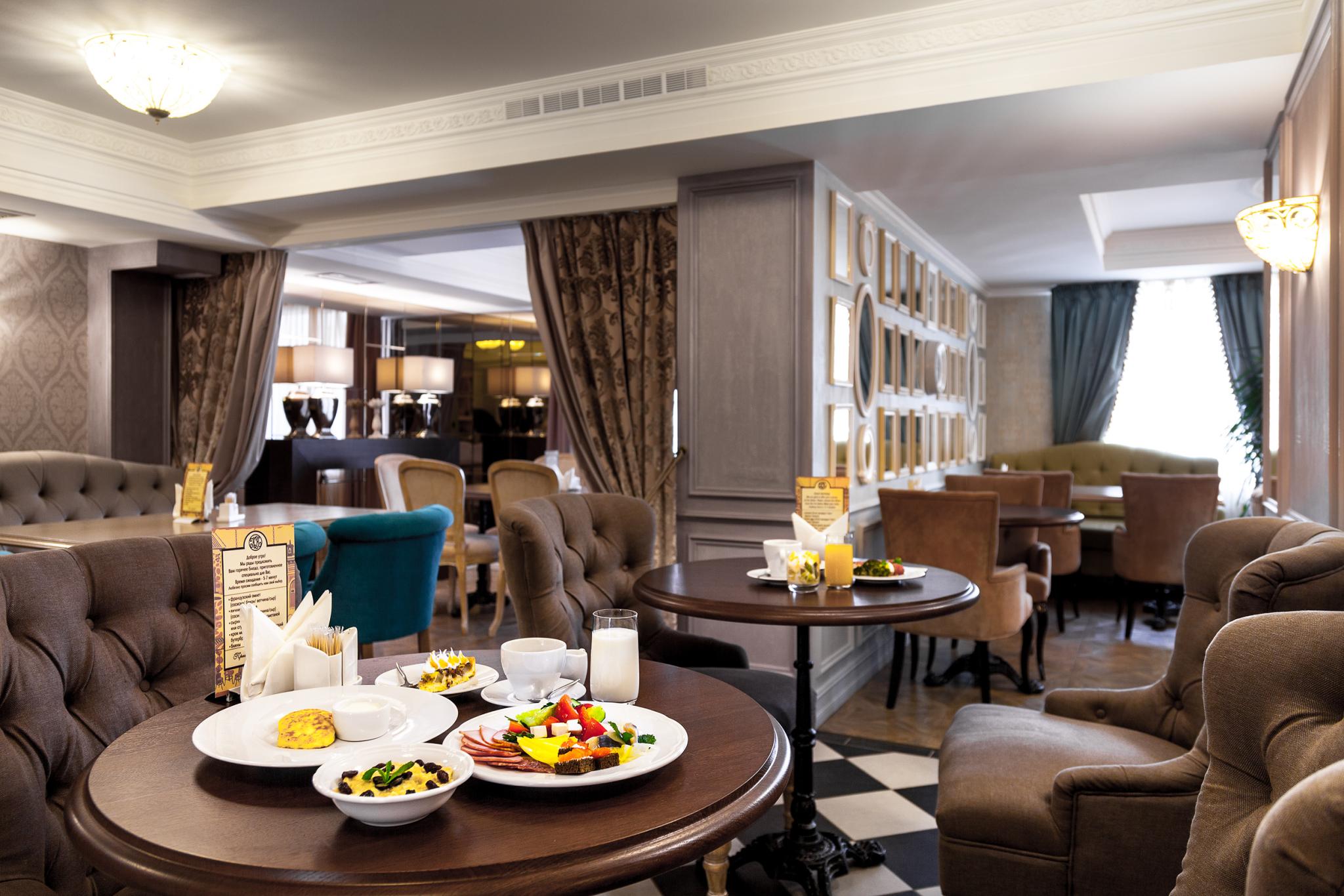 Renome Hotel Over view