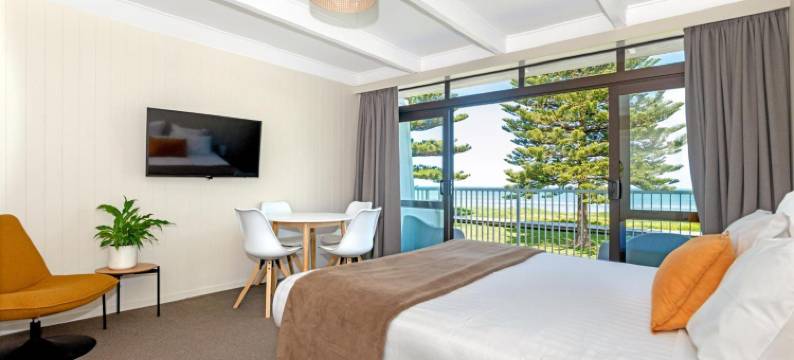 花落金沙海滨汽车旅馆(Whispering Sands Beachfront Motel)图片