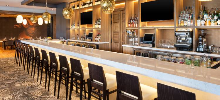 布卢明顿喜来登酒店(Sheraton Bloomington Hotel)图片