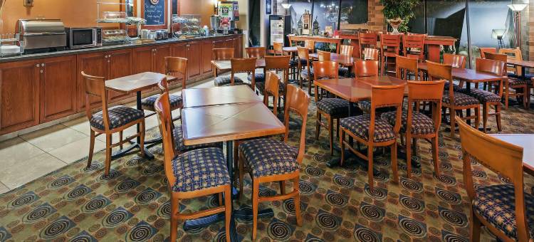 奥马哈美吟温德姆酒店(AmericInn by Wyndham Omaha)图片