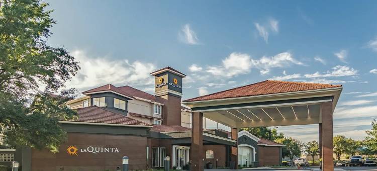 亚历山德里亚机场拉昆塔温德姆套房酒店(La Quinta Inn & Suites by Wyndham Alexandria Airport)图片