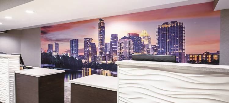 奥斯汀机场拉昆塔温德姆套房酒店(La Quinta Inn & Suites by Wyndham Austin Airport)图片