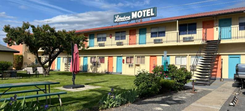 水滨湖畔酒店(Lakeshore Inn Water Front)图片