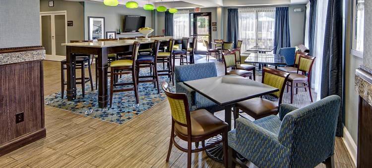 希尔顿欢朋酒店-劳林堡(Hampton Inn Laurinburg)图片