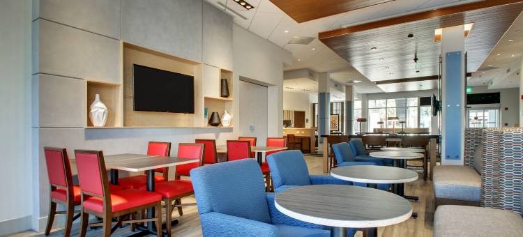 智选假日套房酒店芒特普林森(Holiday Inn Express & Suites Charleston NE MT Pleasant US17)图片
