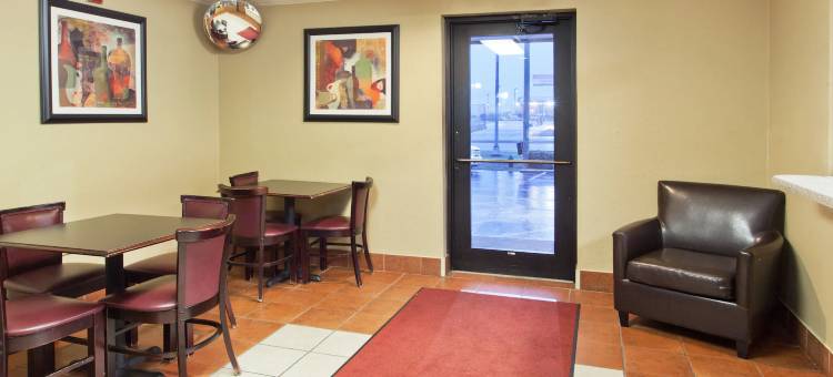 塔斯卡卢萨速8酒店(Super 8 by Wyndham Tuscaloosa)图片