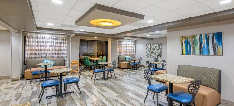 丹尼森北泰克瑟马湖拉昆塔温德姆套房酒店(La Quinta Inn & Suites by Wyndham Denison - N. Lake Texoma)图片