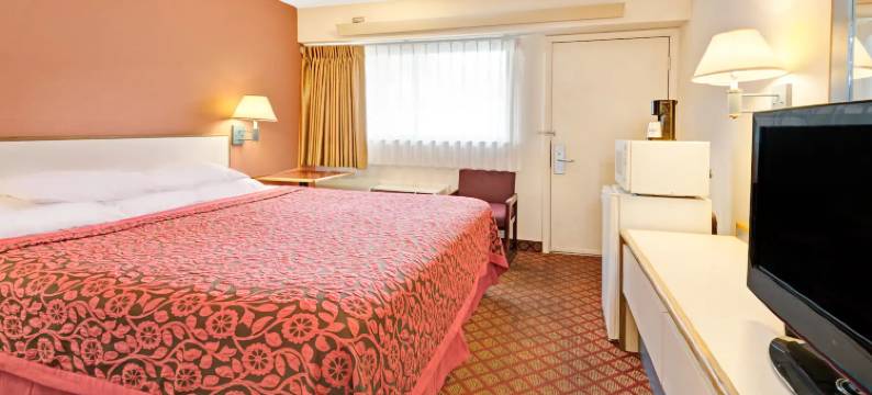 奥佛兰公园戴斯酒店(Days Inn by Wyndham Overland Park/Metcalf/Convention Center)图片