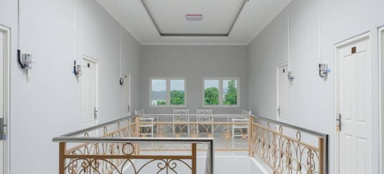 红多兹酒店-三宝垄城市公园梅多霍(RedDoorz @ City Park Medoho Semarang)图片