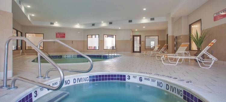 舒适酒店及套房维罗纳在转石度假村娱乐场(Comfort Inn & Suites Verona at Turning Stone Resort Casino)图片