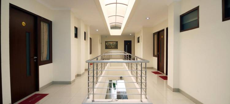 红门加伊斯兰教-近芝勒朋超级购物中心2号(RedDoorz Plus Syariah Near Cirebon Super Block Mall 2)图片