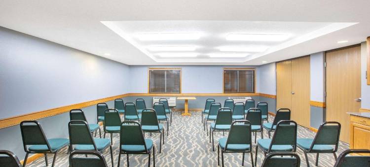 科拉尔维尔美吟温德姆酒店(AmericInn by Wyndham Coralville)图片