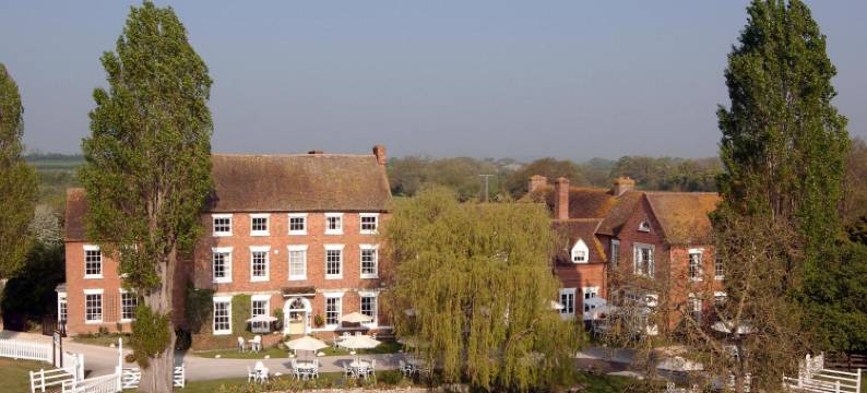 科西草坪别墅酒店(Corse Lawn House Hotel)图片