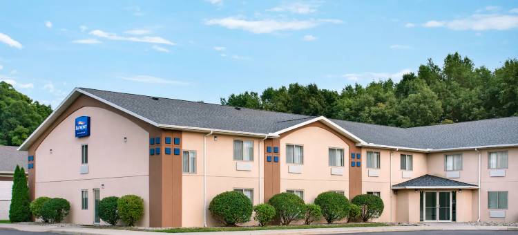 斯旺顿温德姆呗盟酒店(Baymont Inn & Suites by Wyndham Swanton/Toledo Airport)图片