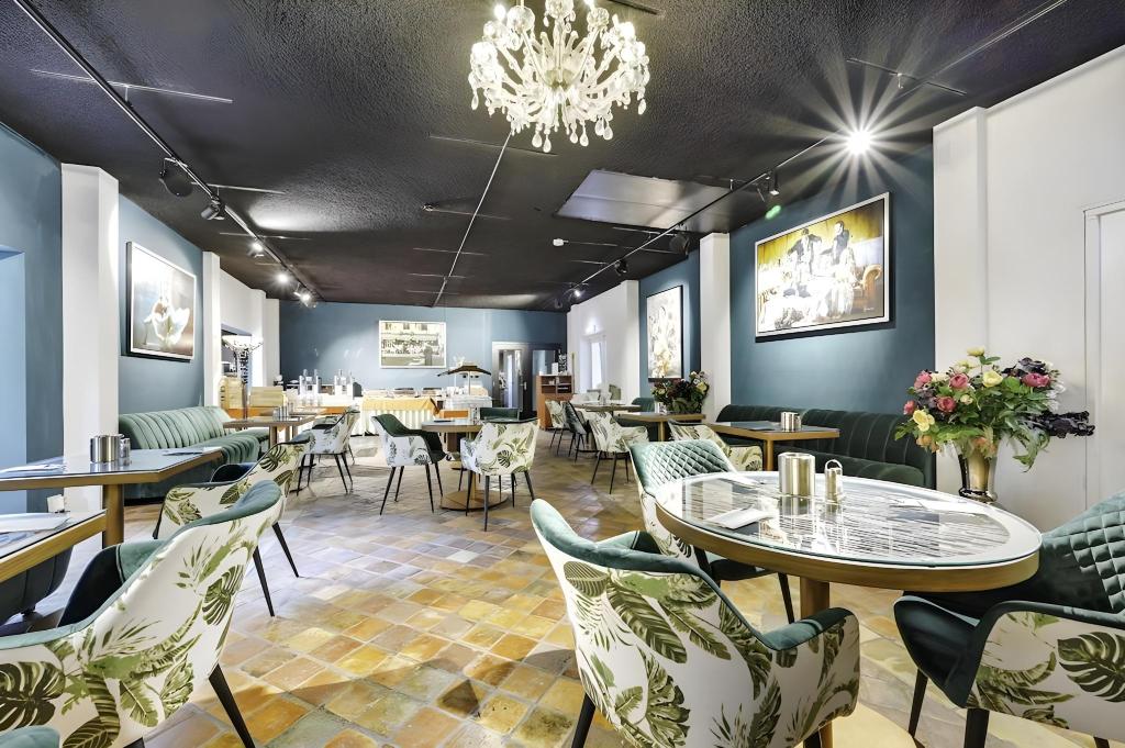 Ambassador City Centre HotelOver view