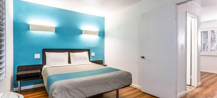 芳泉谷亨廷顿海滩区6号汽车旅馆(Motel 6 Fountain Valley, CA - Huntington Beach Area)图片