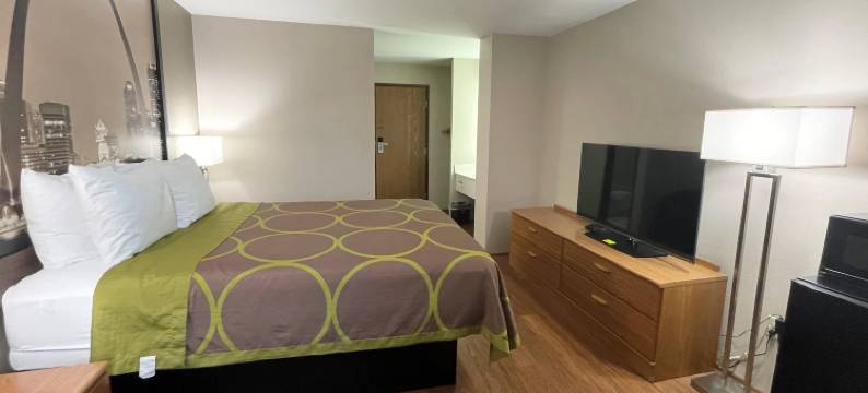 尤里卡-六旗温德姆速8酒店(Super 8 by Wyndham Eureka/Six Flags Nearby)图片