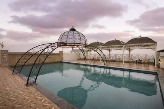 昌迪加尔吉拉克普尔温德姆华美达广场酒店(Ramada Plaza by Wyndham Chandigarh Zirakpur)