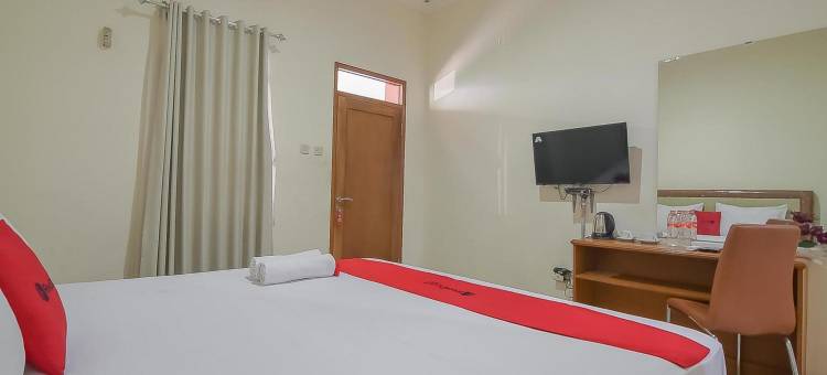 红多兹酒店-近IPDN2号(RedDoorz Near Ipdn 2)图片