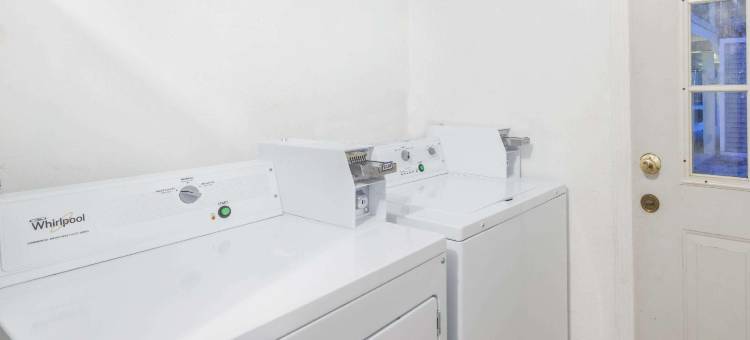 北阿特尔伯勒骑士酒店(Knights Inn North Attleboro)图片