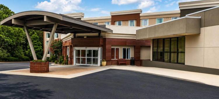 林奇堡自由大学拉昆塔温德姆套房酒店(La Quinta Inn & Suites by Wyndham Lynchburg at Liberty Univ.)图片