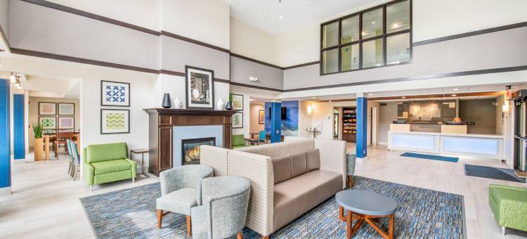 德拉菲尔德智选假日酒店(Holiday Inn Express & Suites Delafield)图片