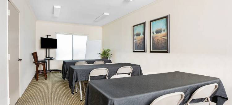 贝克斯菲尔德北华美达酒店(Ramada by Wyndham Bakersfield North)图片