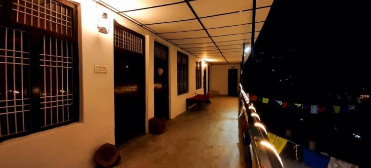 惊险狂热麦克劳德甘吉(Thrillomania Mcleodganj)图片