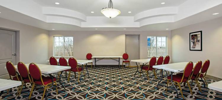 费尔菲尔德拉昆塔温德姆套房酒店(La Quinta Inn & Suites by Wyndham Fairfield TX)图片